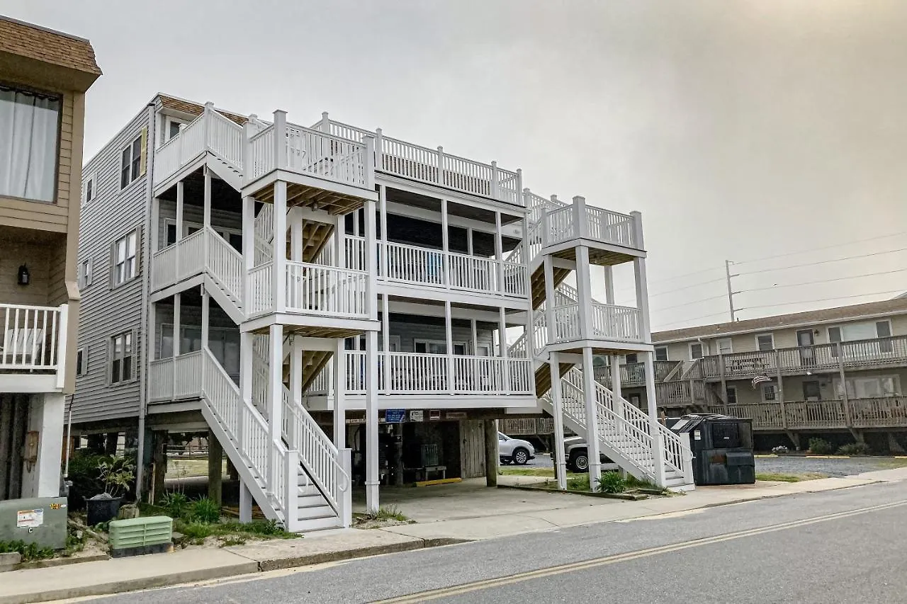 The Quarterdeck Oc Apartment Ocean City